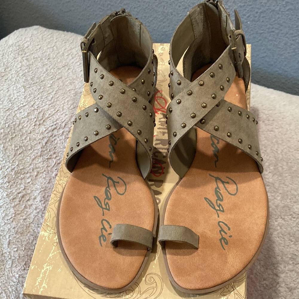 American Rag Sandals Olive - Picture 4 of 6